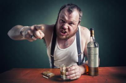 Алкоголизм у мужчин: симптомы, стадии, лечение